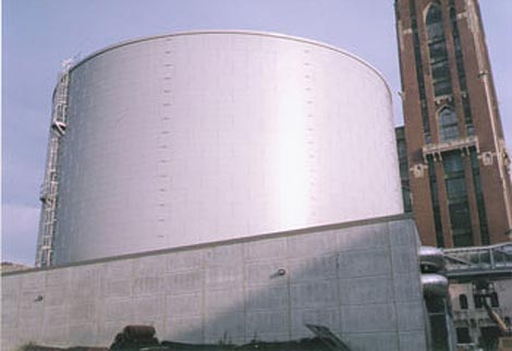 The 8 million gallon tank providing thermal energy storage for McCormick Place and a nearby Digital Realty Trust data center building (seen in background). 