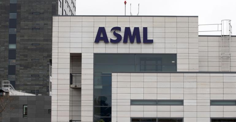 ASML Ships First Parts of New High-End Machine to Intel US Plant