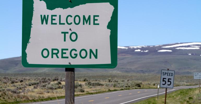 Welcome to Oregon road sign on US highway