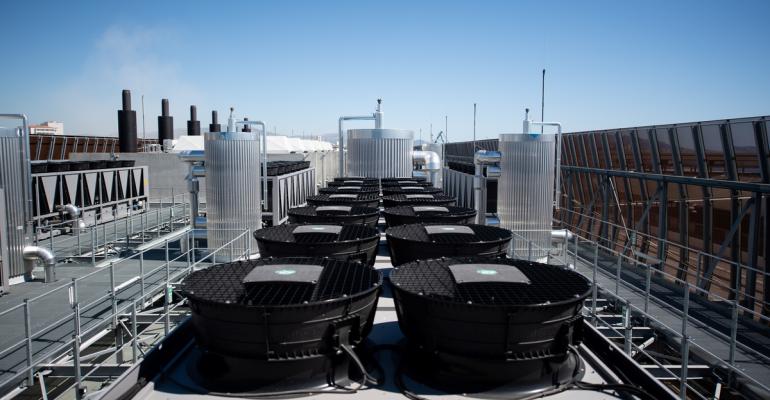Data center cooling unit on roof