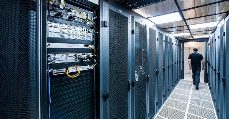 Server rack sizes for data centers, an in-depth guide