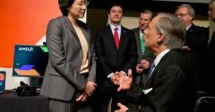 Advanced Micro Devices (AMD) President and CEO Lisa T. Su greets Texas Governor Greg Abbott.