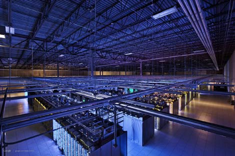 An overhead view of the server infrastructure in Google's data center in Council Bluffs, Iowa. (Photo: Connie Zhou for Google)