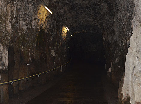 The hydroelectric power plant sits mostly about 40 meters underground. This tunnel shows the rock that was carved out under the river. (Photo by Colleen Miller.)
