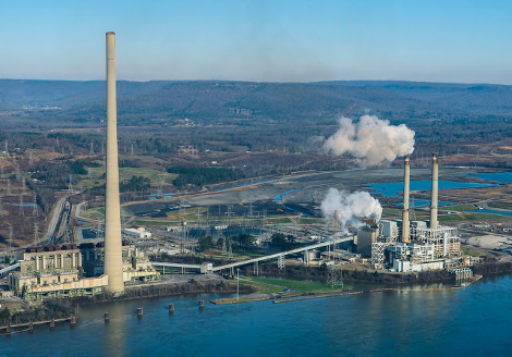 The Widows Creek coal power plant in Jackson County, Alabama. Google plans to build a data center on the site of the power plant, which is scheduled for shutdown. (Photo: Google)